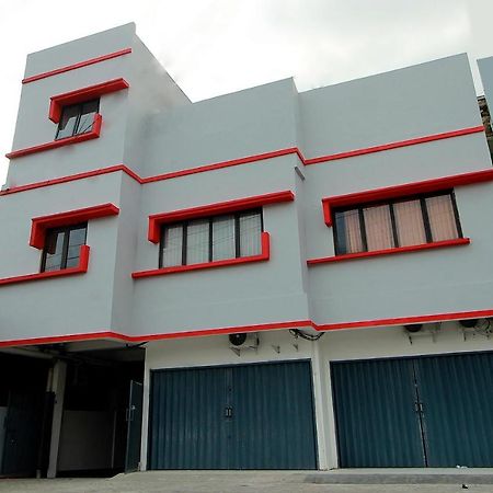 Super Oyo 1678 Jati Exclusive Homestay Bengkulu Zewnętrze zdjęcie